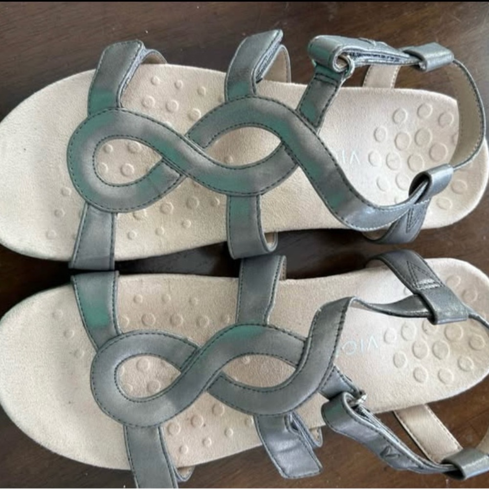 Vionic Jodie Metallic Silver-Gray Infinity-Strap Women’s Sandals, Size 9